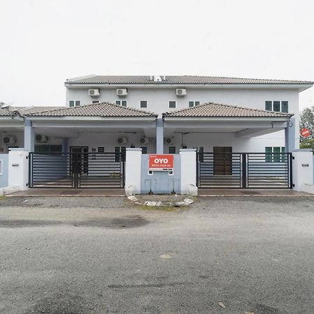 Oyo 91089 Motel Fasa 2B Seri Manjung Esterno foto