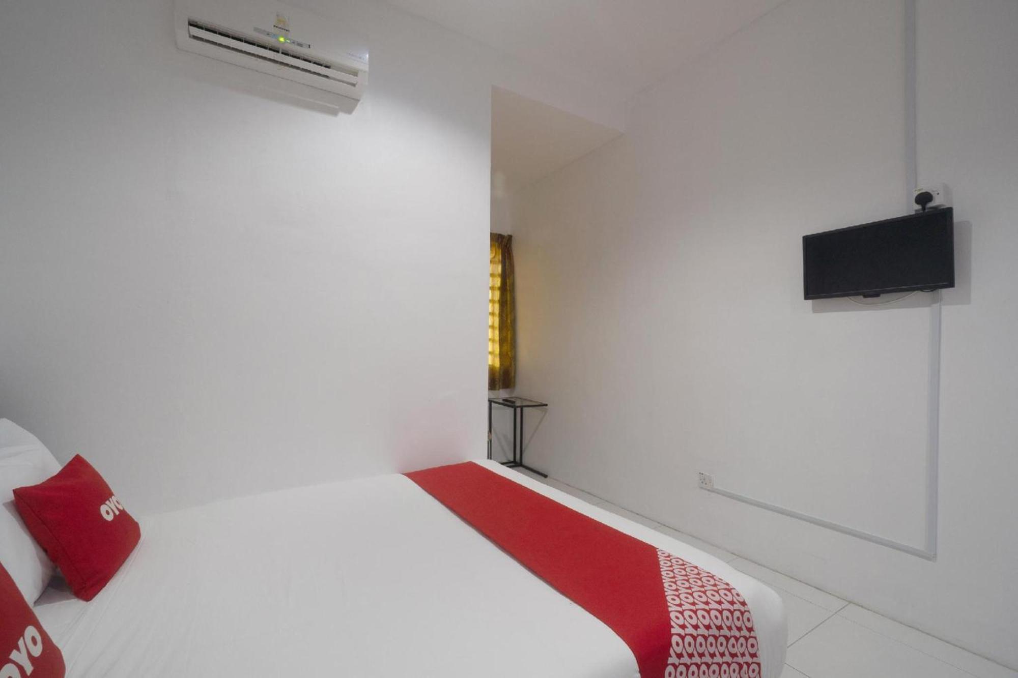 Oyo 91089 Motel Fasa 2B Seri Manjung Esterno foto