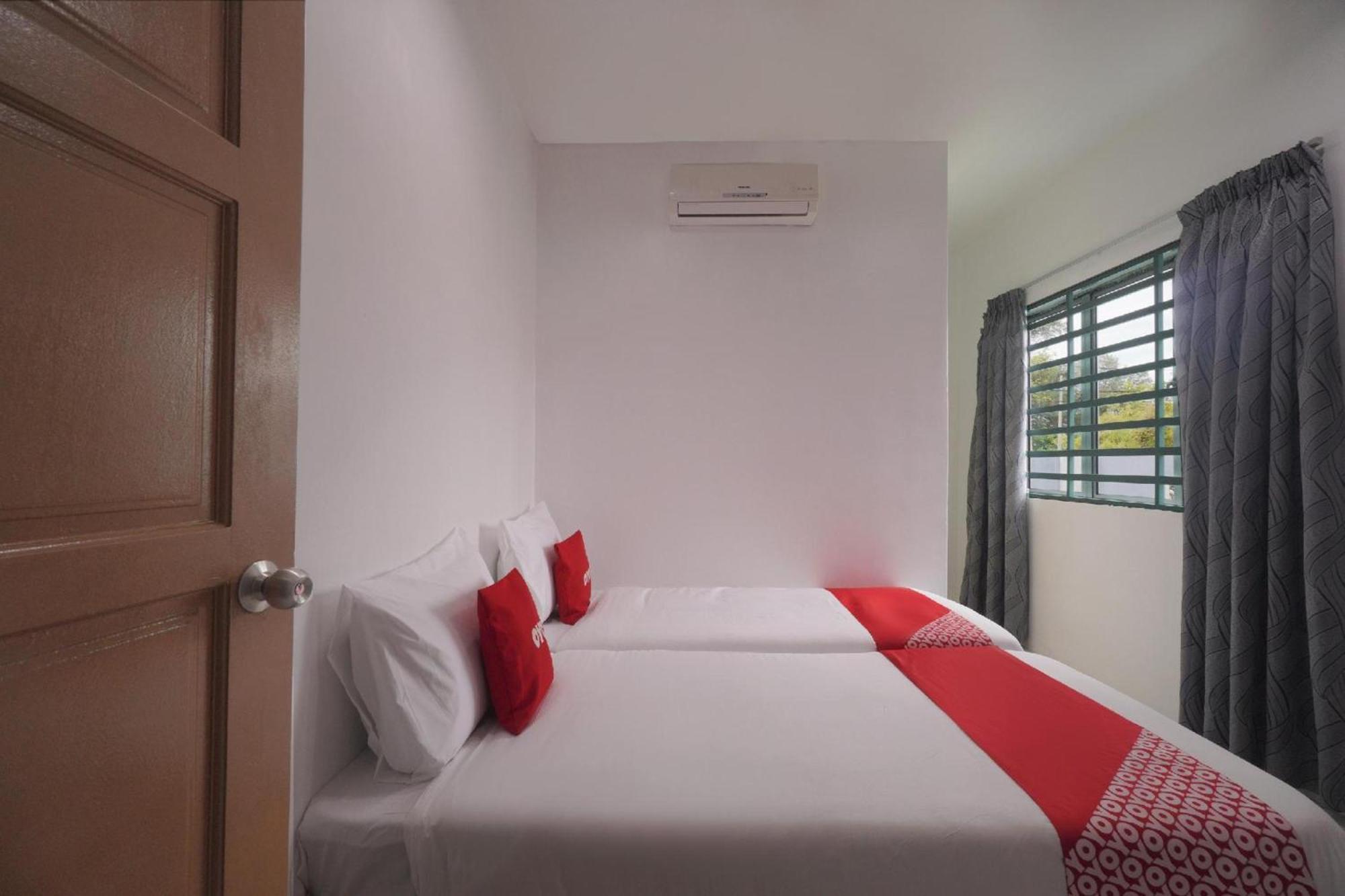 Oyo 91089 Motel Fasa 2B Seri Manjung Esterno foto