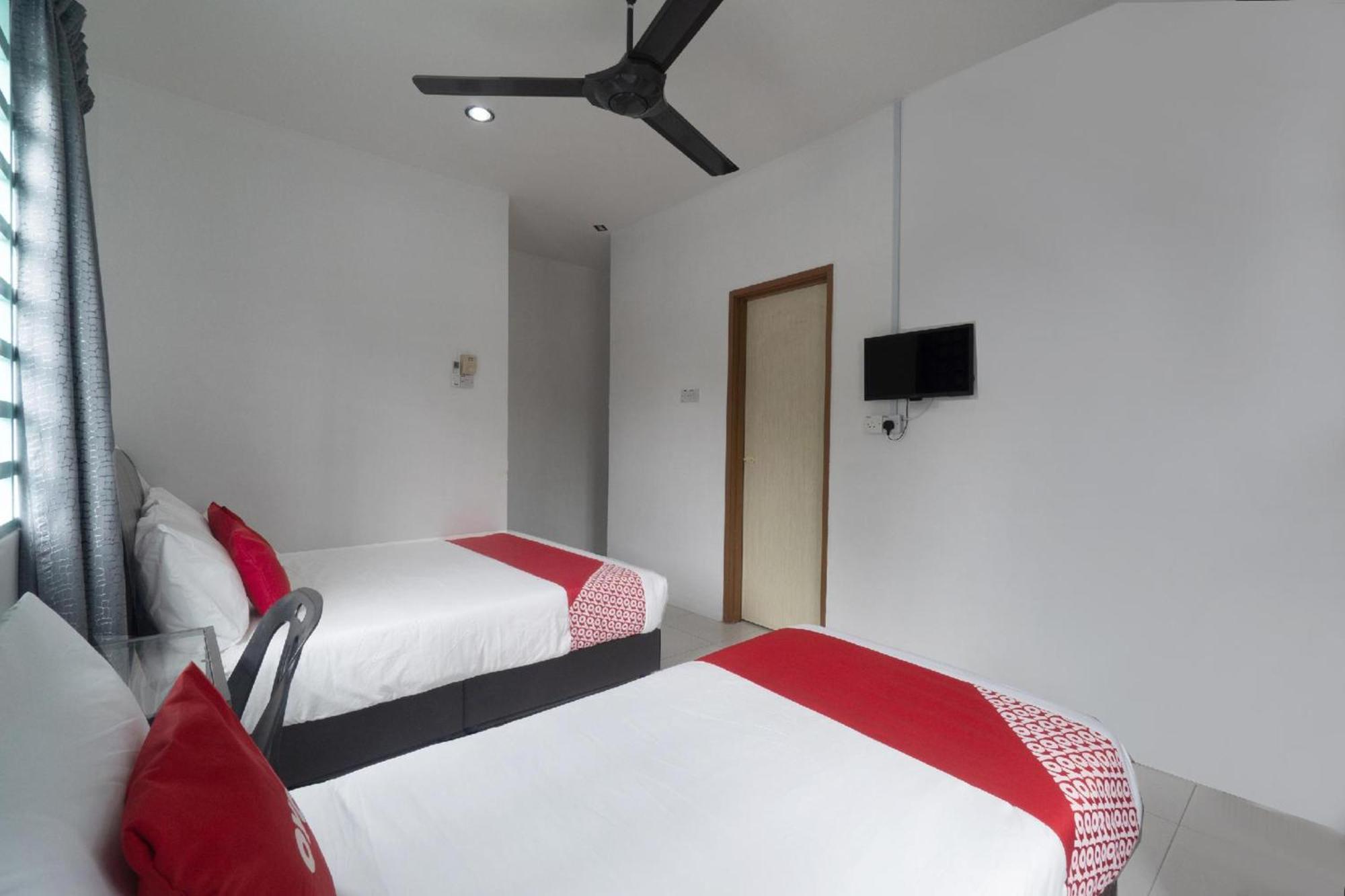 Oyo 91089 Motel Fasa 2B Seri Manjung Esterno foto