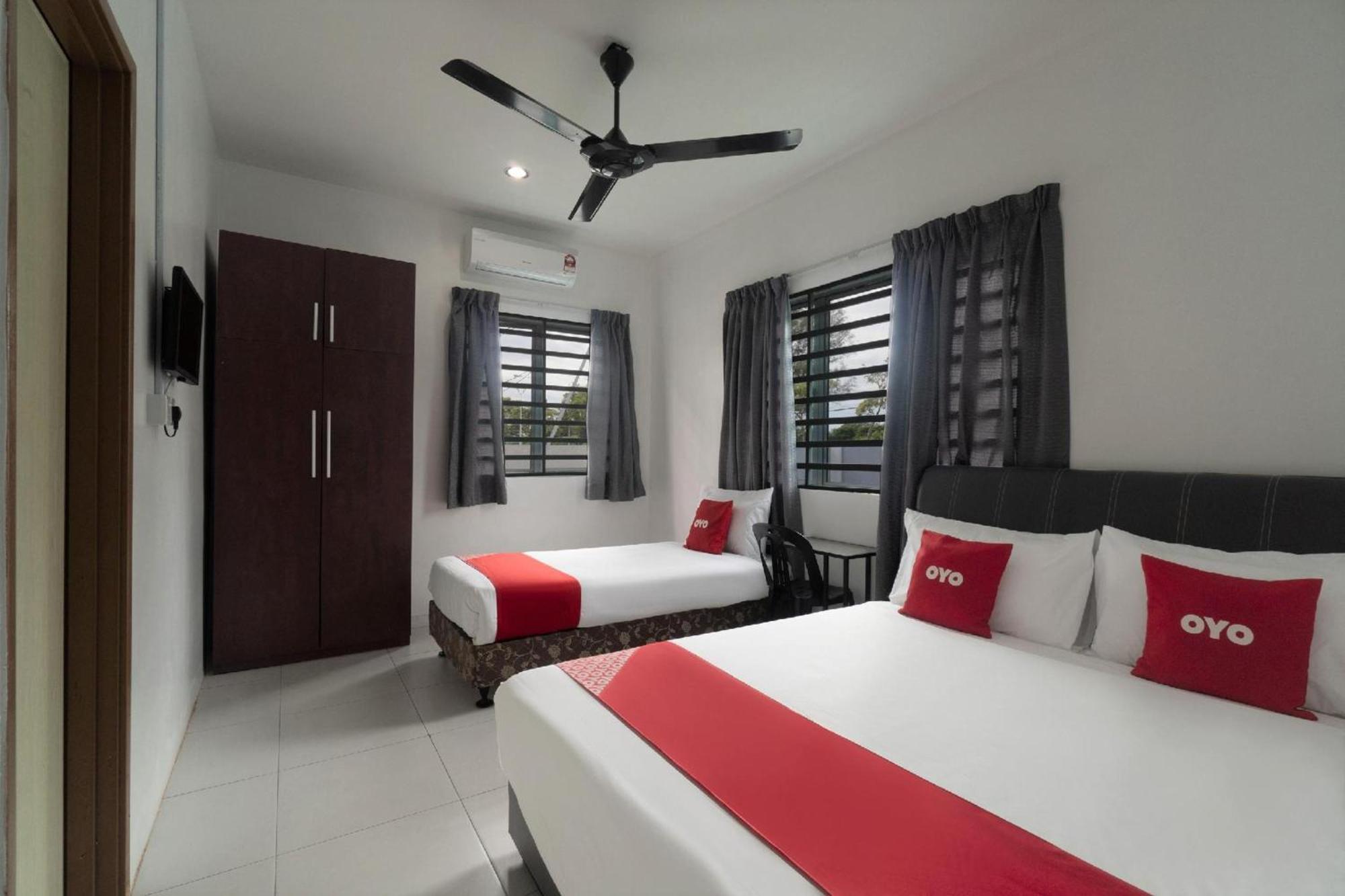 Oyo 91089 Motel Fasa 2B Seri Manjung Esterno foto